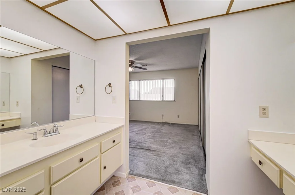2513 Calico, Las Vegas, NV 89108