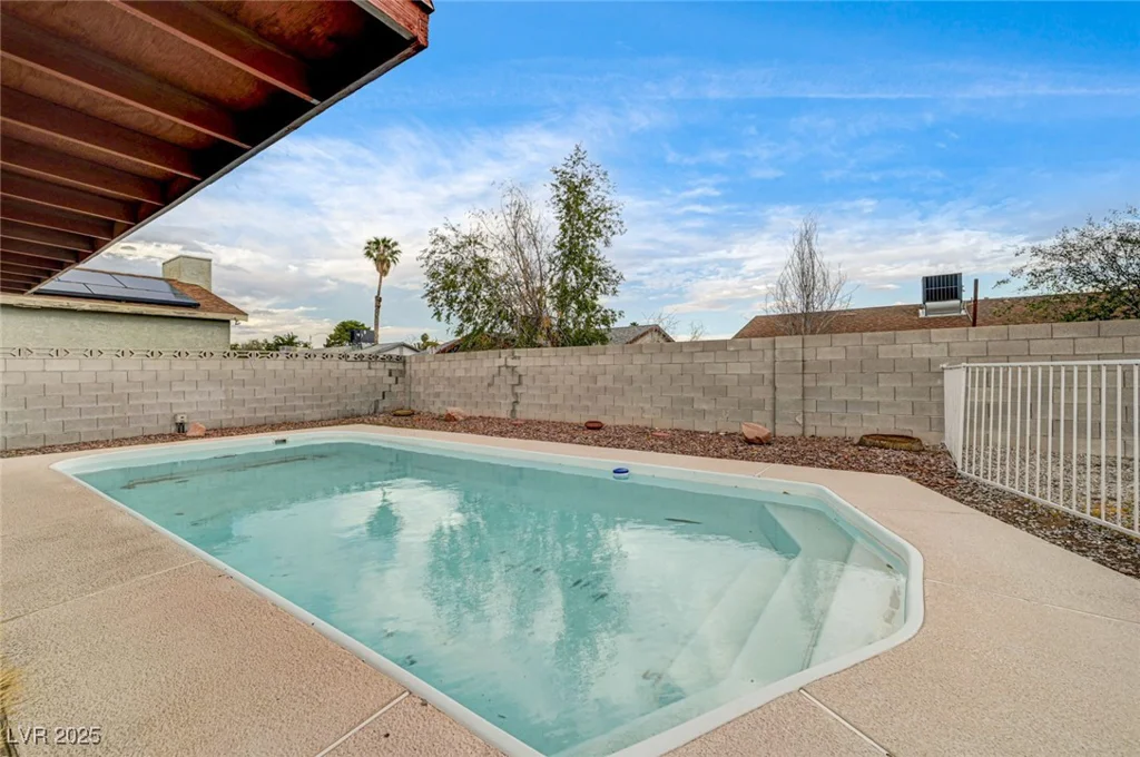 2513 Calico, Las Vegas, NV 89108