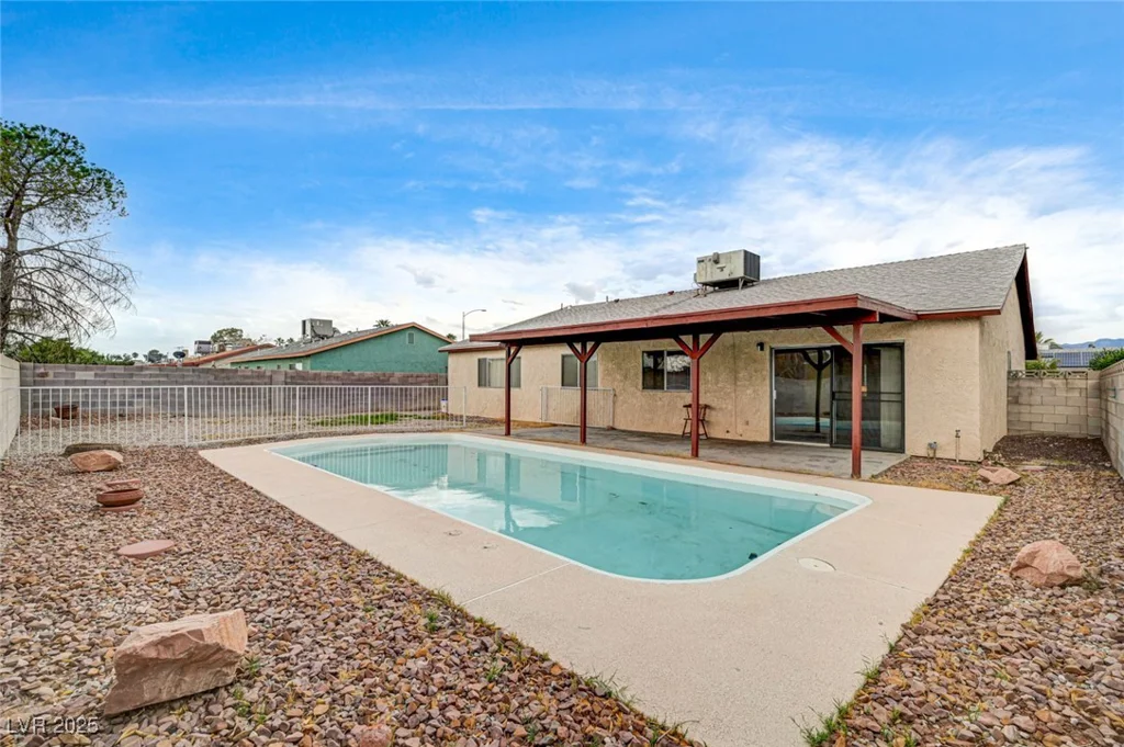 2513 Calico, Las Vegas, NV 89108