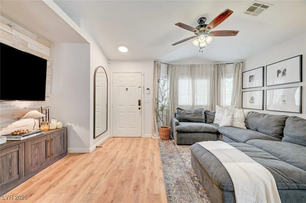 4909 Whispering Spring, Las Vegas, NV 89131