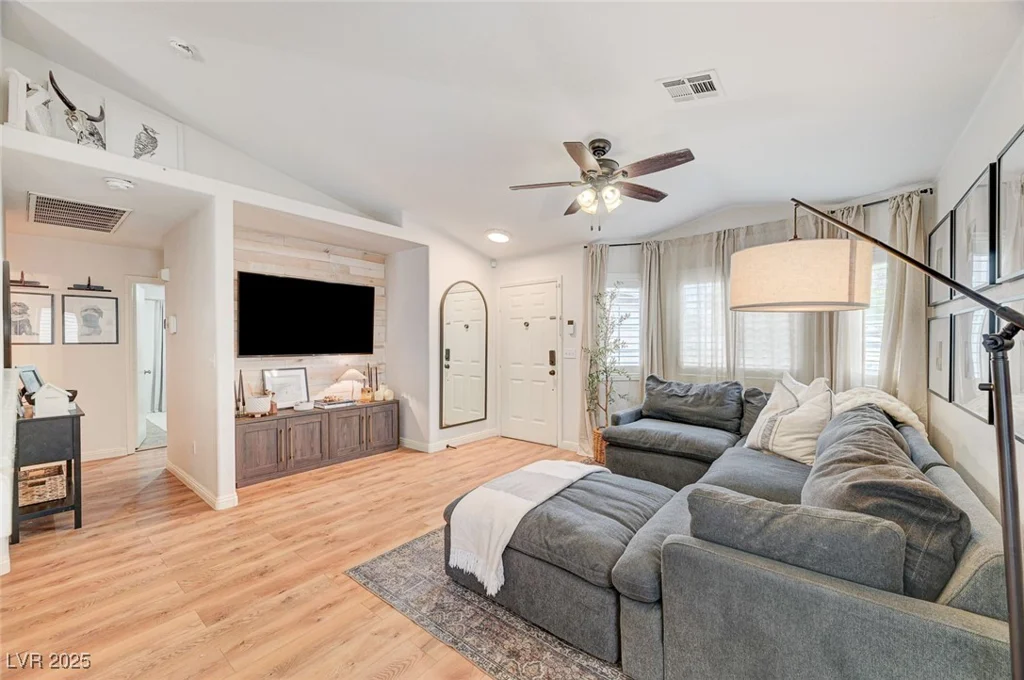 4909 Whispering Spring, Las Vegas, NV 89131