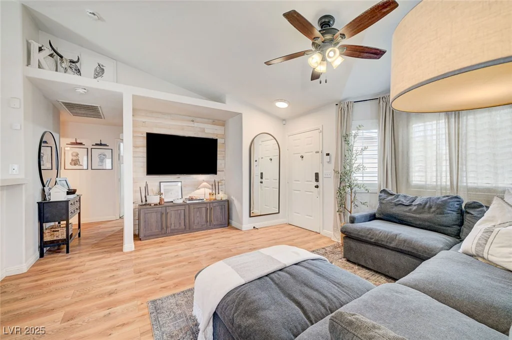 4909 Whispering Spring, Las Vegas, NV 89131