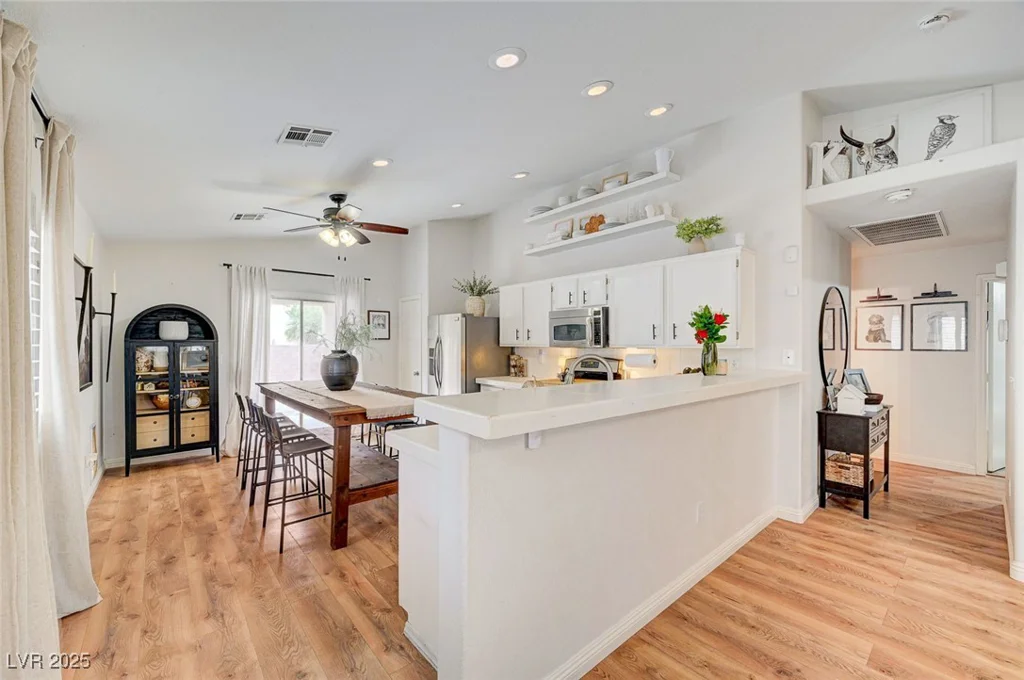 4909 Whispering Spring, Las Vegas, NV 89131