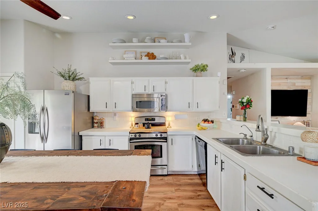 4909 Whispering Spring, Las Vegas, NV 89131