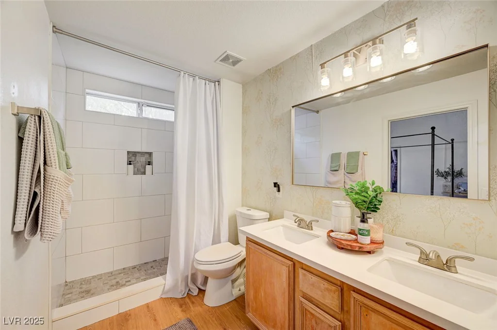 4909 Whispering Spring, Las Vegas, NV 89131