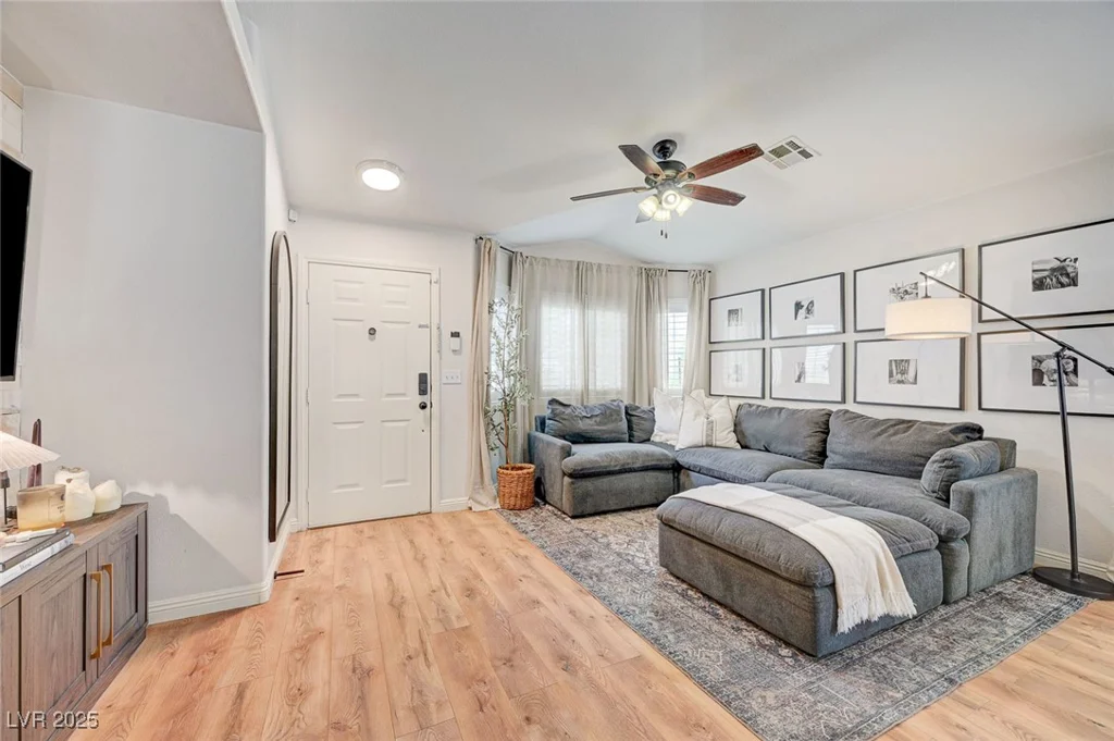 4909 Whispering Spring, Las Vegas, NV 89131