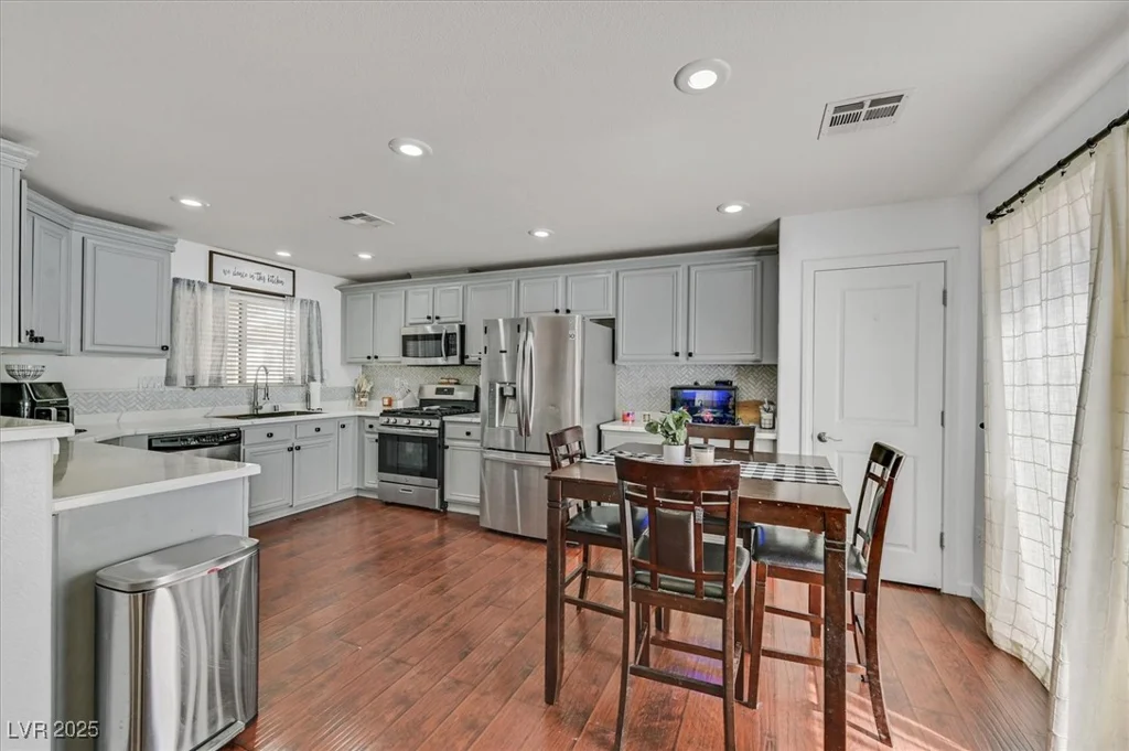 109 Snow Dome, North Las Vegas, NV 89031