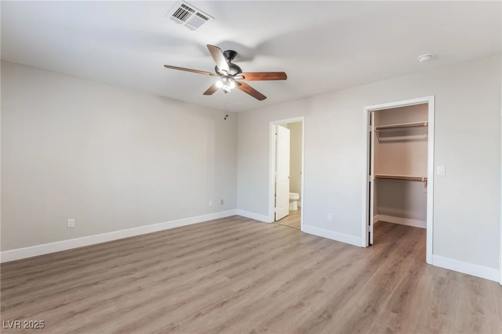 5401 Geneive, Las Vegas, NV 89108