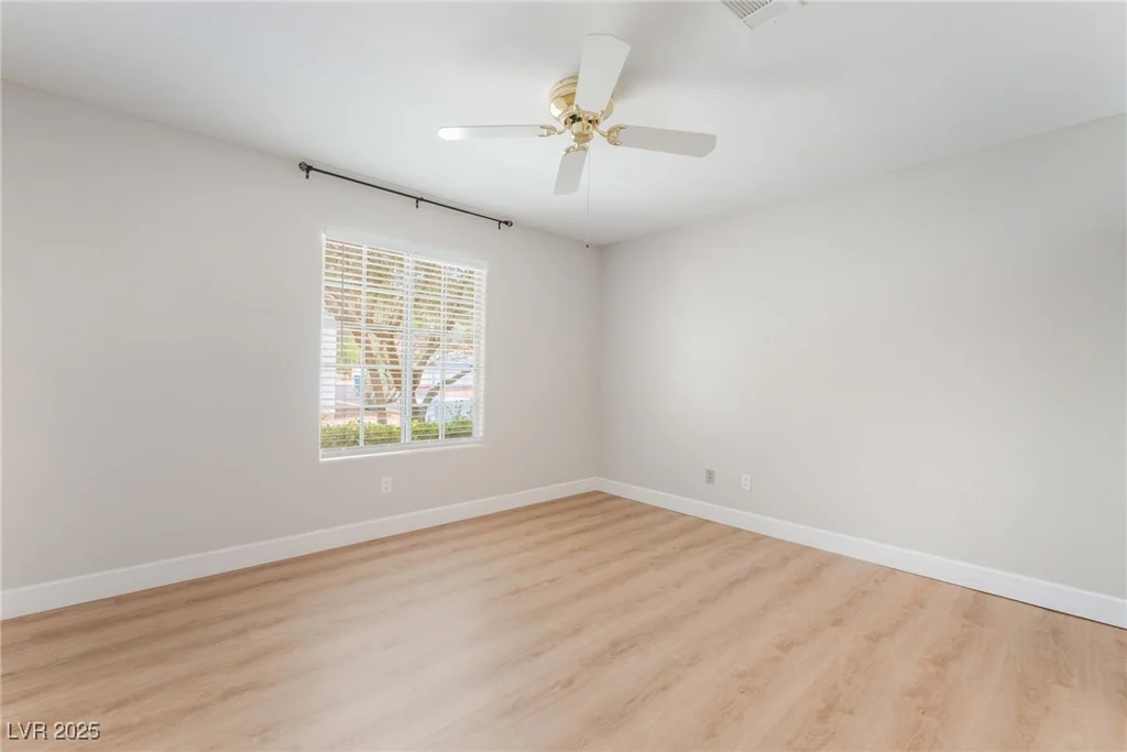 5401 Geneive, Las Vegas, NV 89108