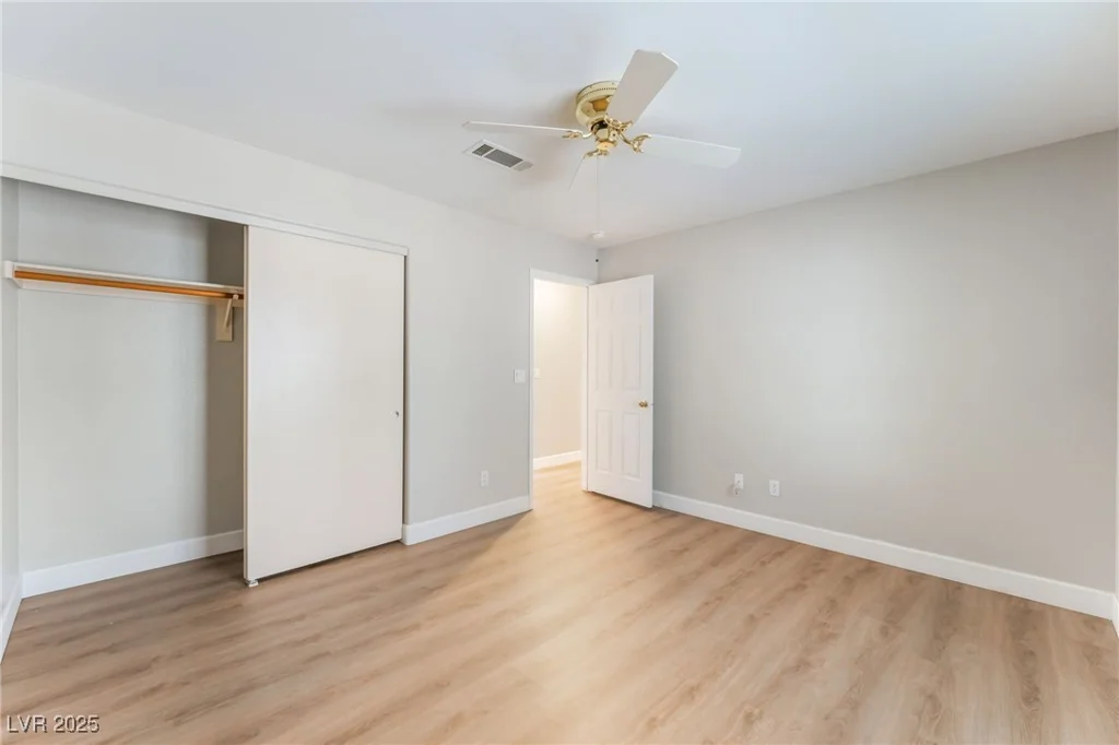 5401 Geneive, Las Vegas, NV 89108