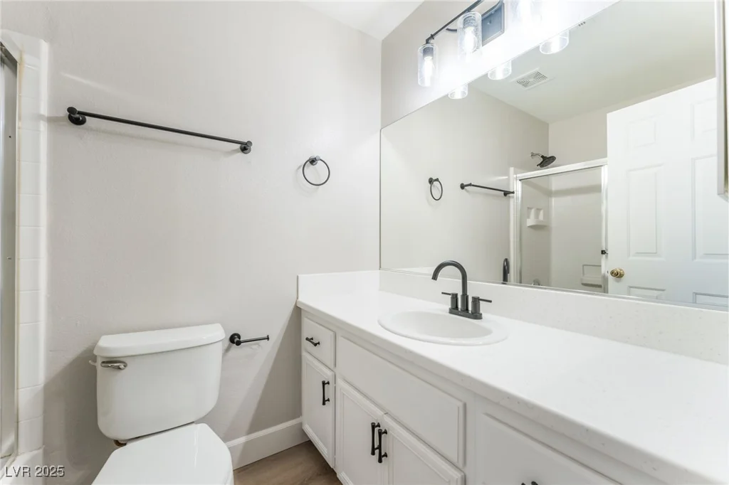 5401 Geneive, Las Vegas, NV 89108