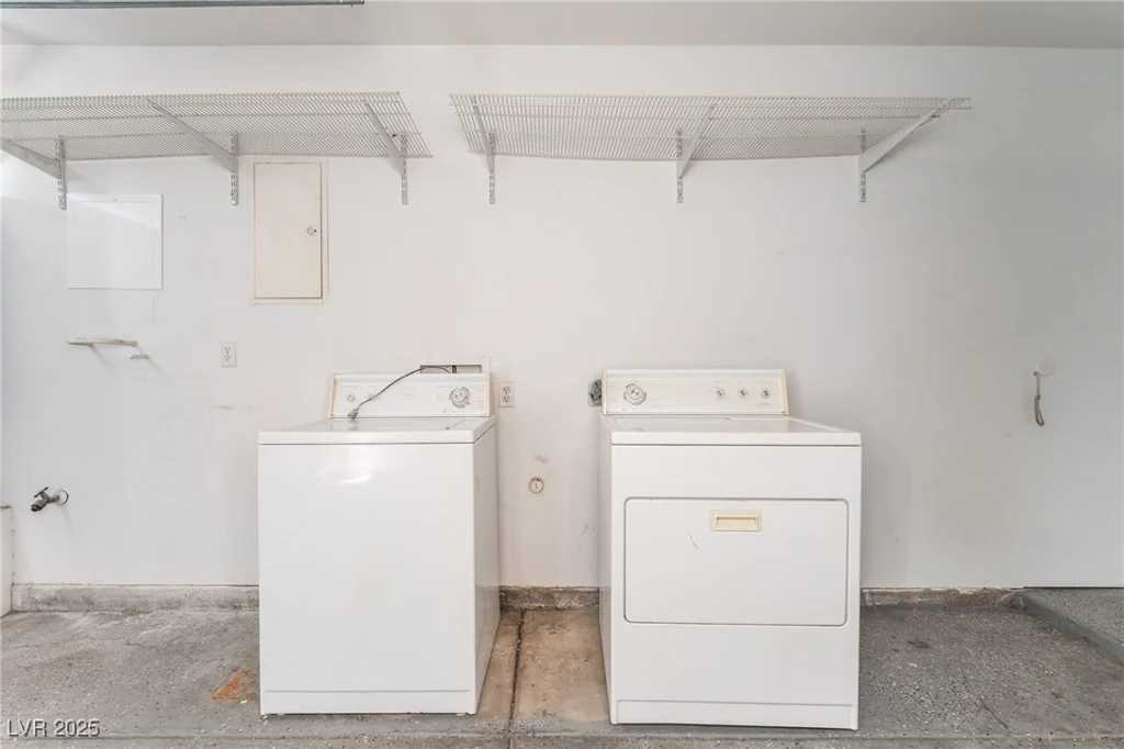 5401 Geneive, Las Vegas, NV 89108