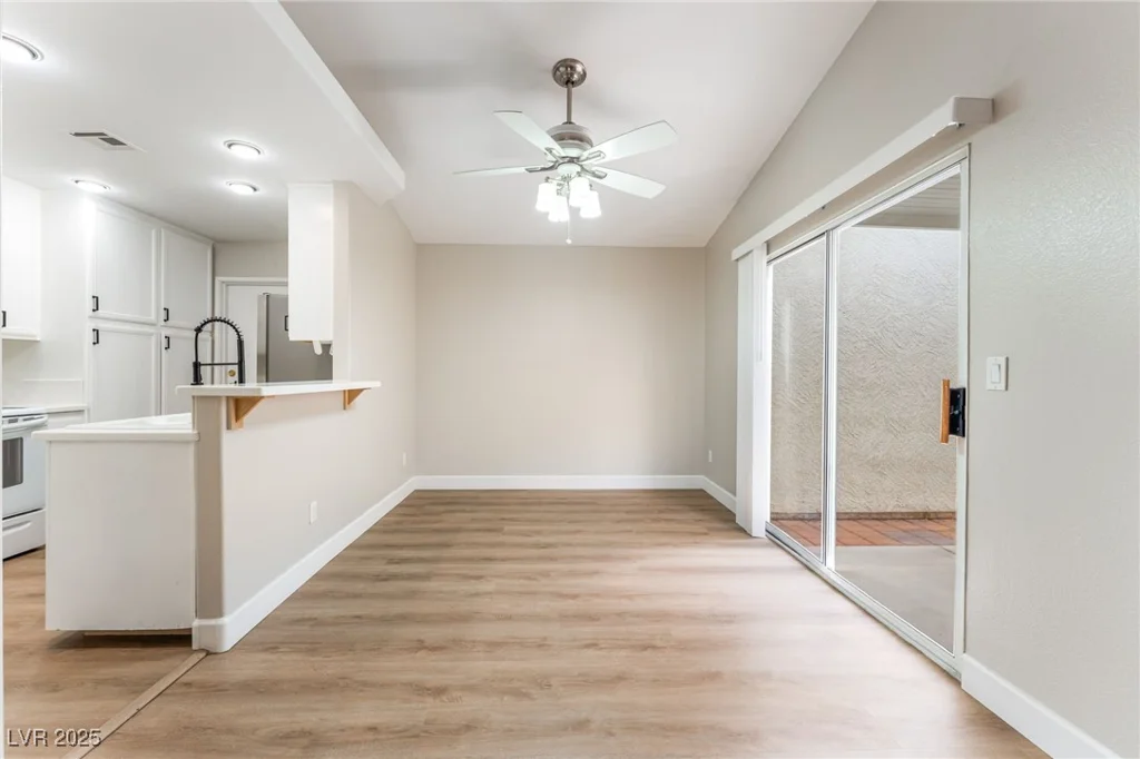 5401 Geneive, Las Vegas, NV 89108
