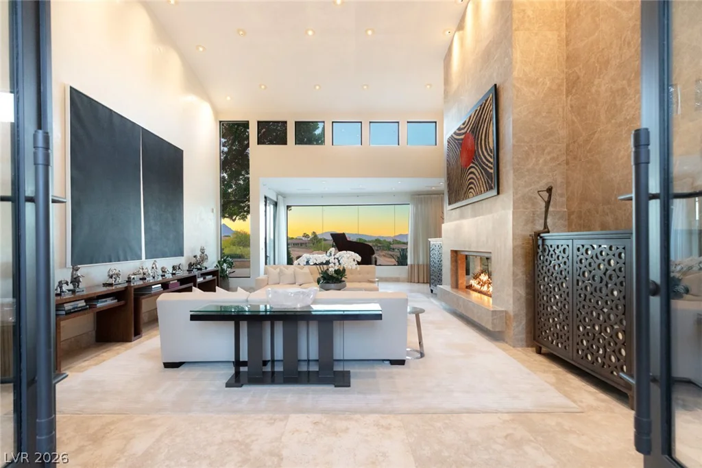 28 Painted Feather, Las Vegas, NV 89135