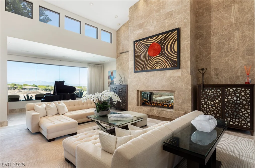 28 Painted Feather, Las Vegas, NV 89135