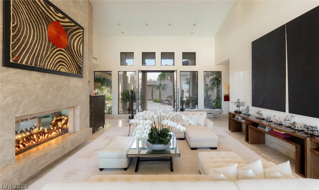 28 Painted Feather, Las Vegas, NV 89135