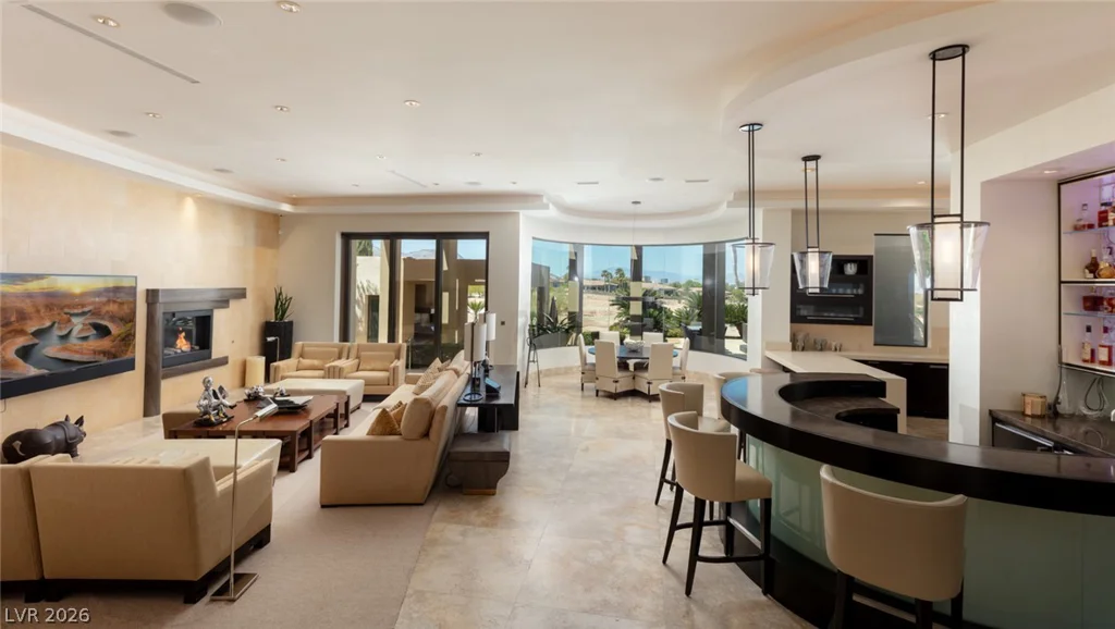 28 Painted Feather, Las Vegas, NV 89135