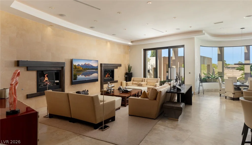 28 Painted Feather, Las Vegas, NV 89135