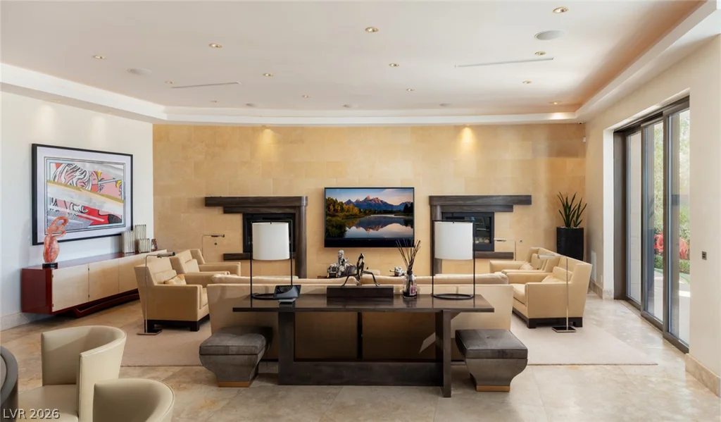 28 Painted Feather, Las Vegas, NV 89135