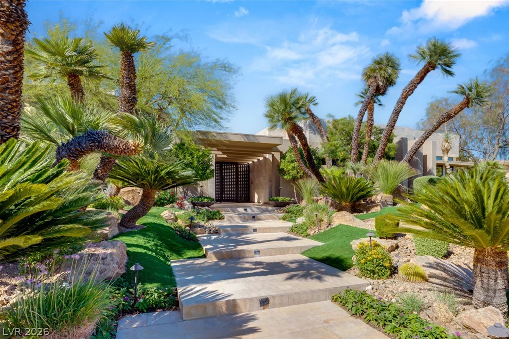 28 Painted Feather, Las Vegas, NV 89135