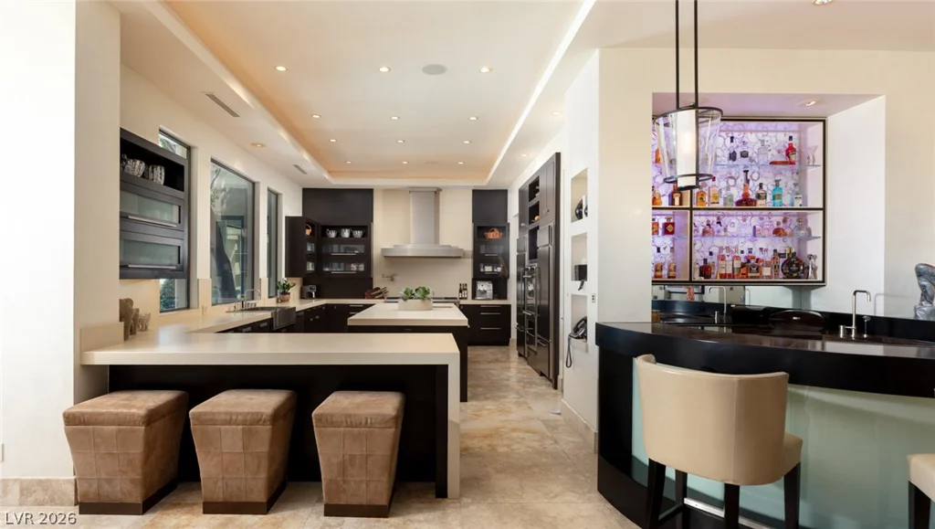 28 Painted Feather, Las Vegas, NV 89135