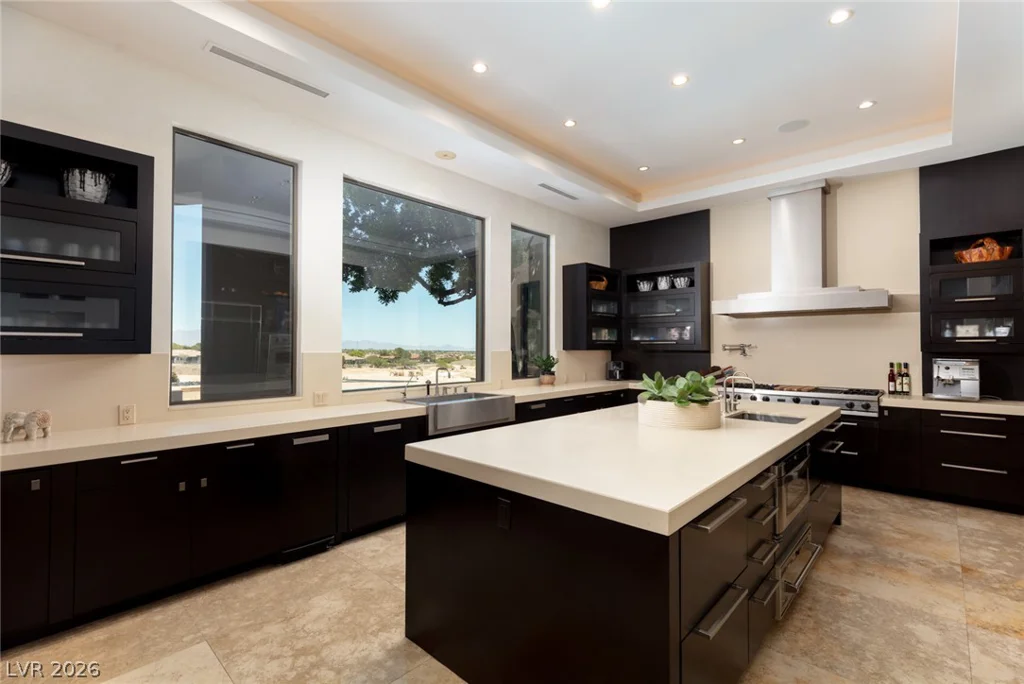 28 Painted Feather, Las Vegas, NV 89135