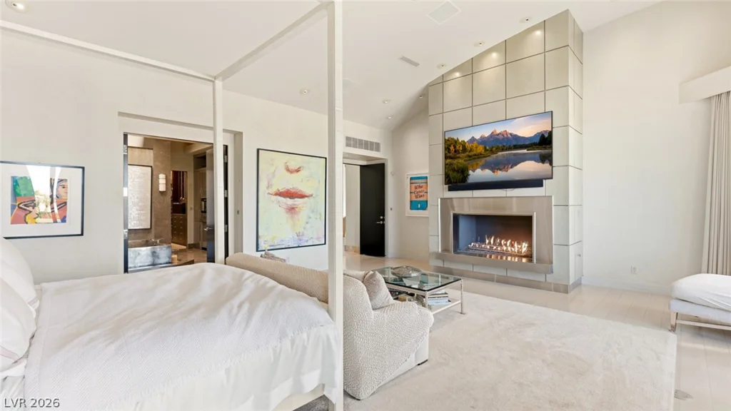 28 Painted Feather, Las Vegas, NV 89135