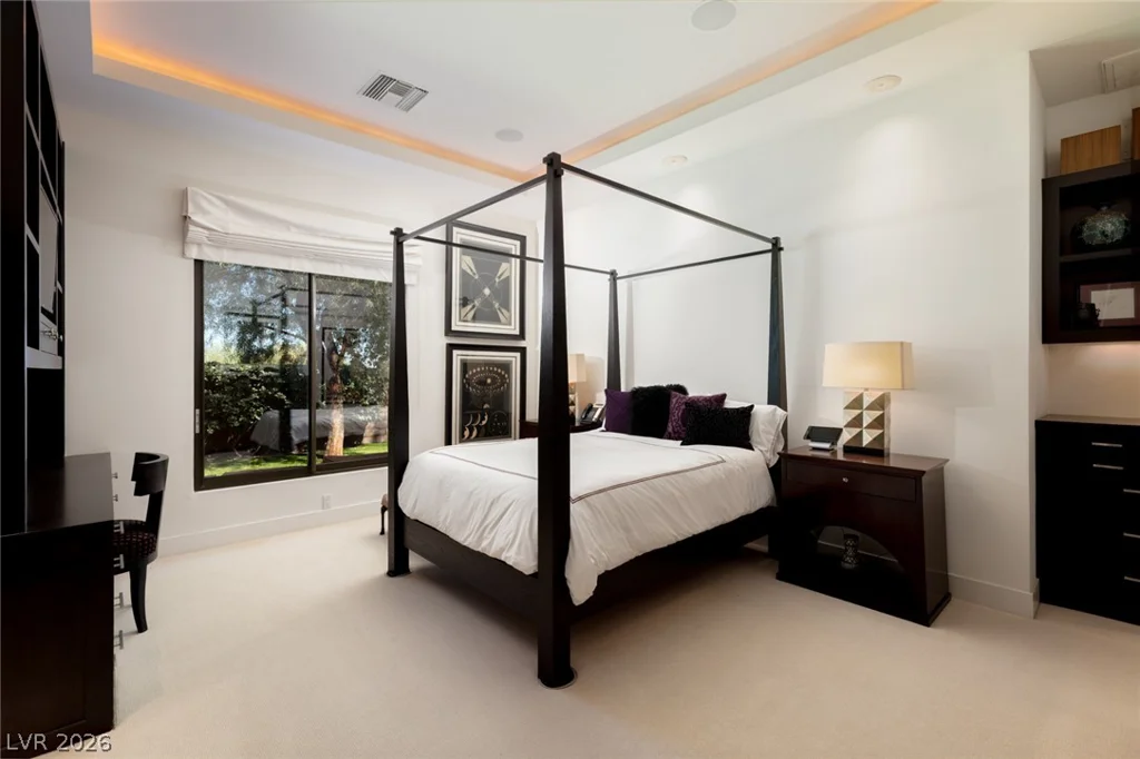 28 Painted Feather, Las Vegas, NV 89135