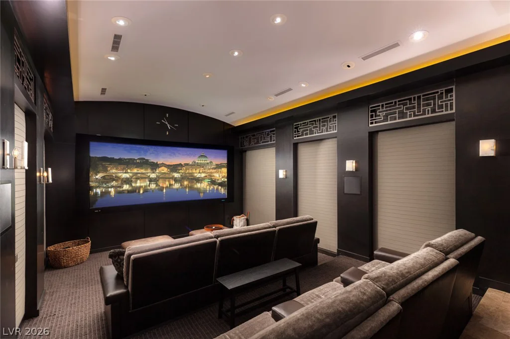 28 Painted Feather, Las Vegas, NV 89135