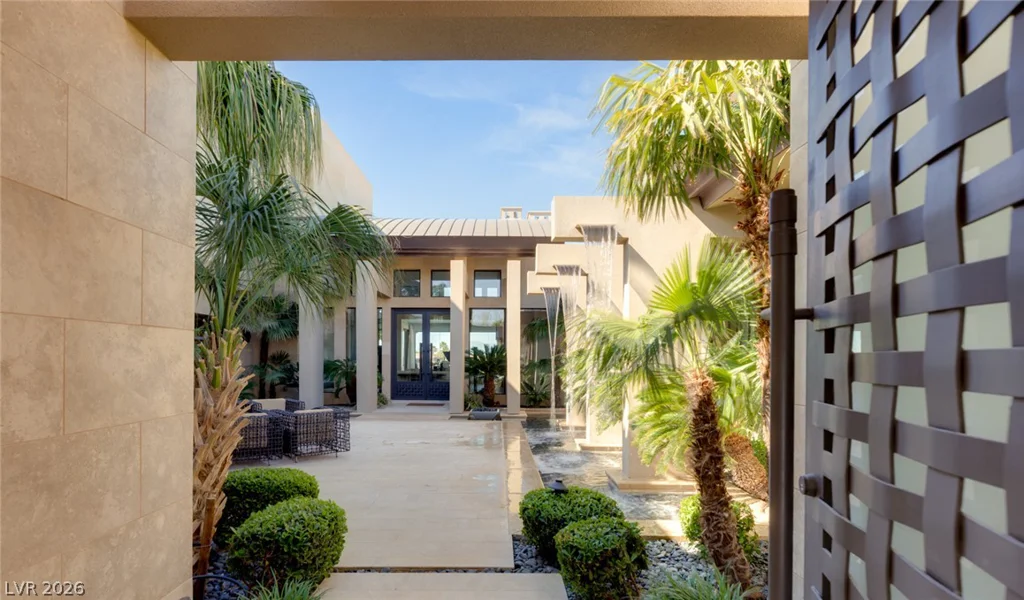 28 Painted Feather, Las Vegas, NV 89135