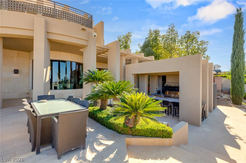 28 Painted Feather, Las Vegas, NV 89135