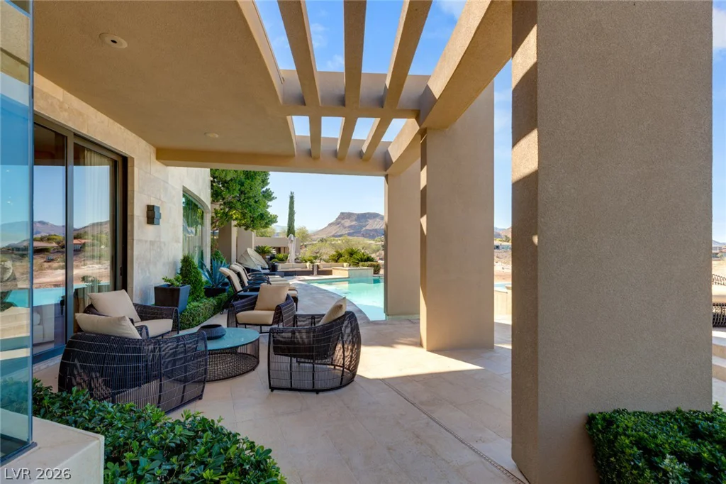 28 Painted Feather, Las Vegas, NV 89135