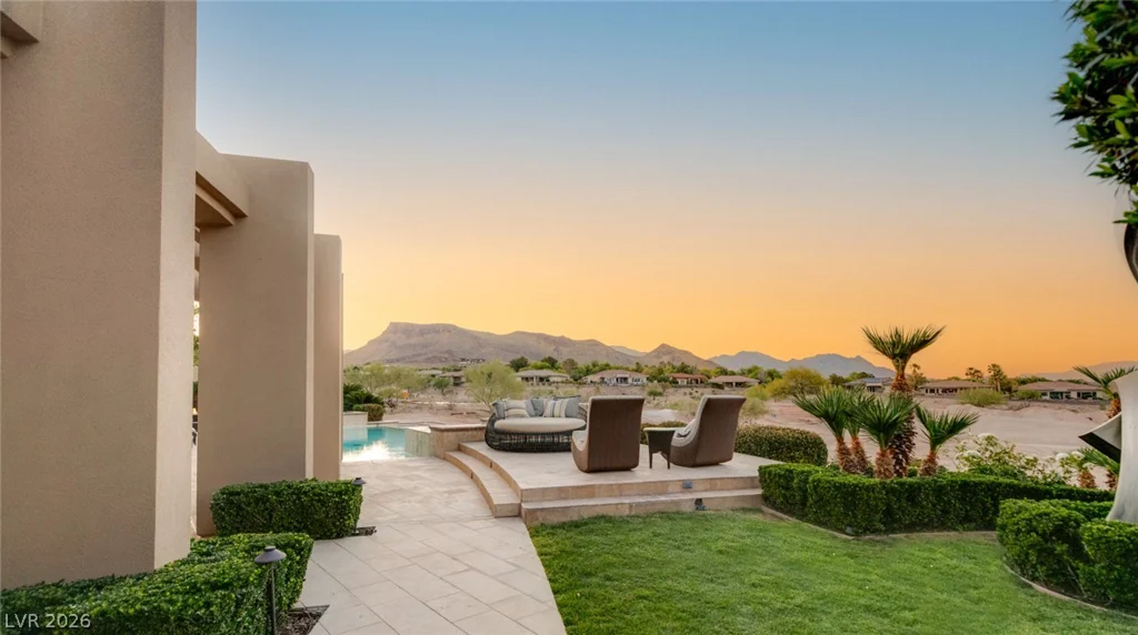28 Painted Feather, Las Vegas, NV 89135