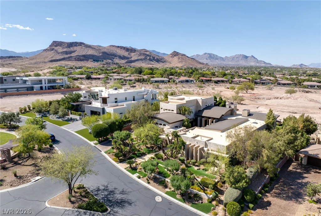 28 Painted Feather, Las Vegas, NV 89135