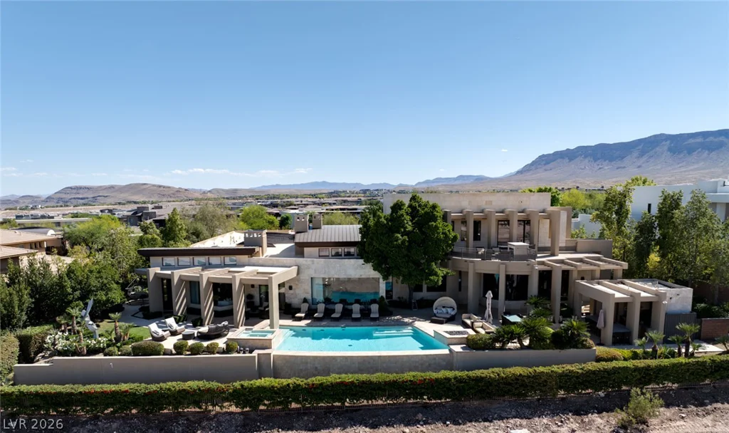 28 Painted Feather, Las Vegas, NV 89135