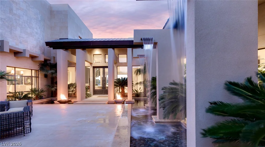28 Painted Feather, Las Vegas, NV 89135