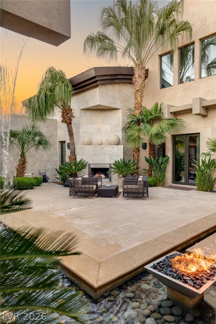 28 Painted Feather, Las Vegas, NV 89135
