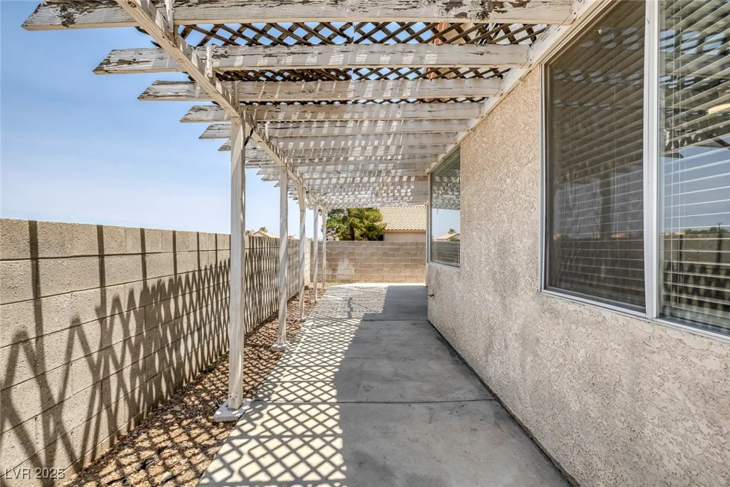 6520 LOMBARD, Las Vegas, NV 89108