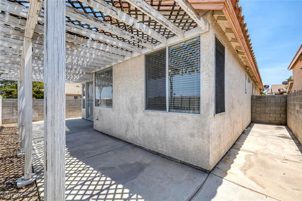 6520 LOMBARD, Las Vegas, NV 89108