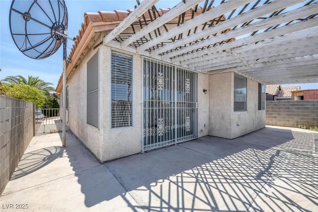 6520 LOMBARD, Las Vegas, NV 89108