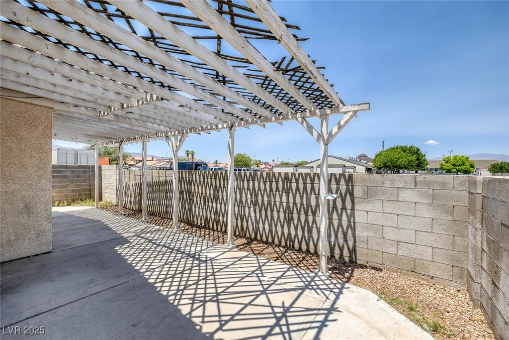 6520 LOMBARD, Las Vegas, NV 89108