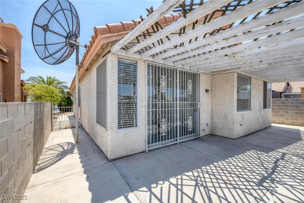 6520 LOMBARD, Las Vegas, NV 89108