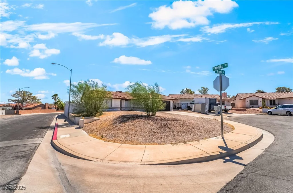 160 Arcola, Henderson, NV 89015