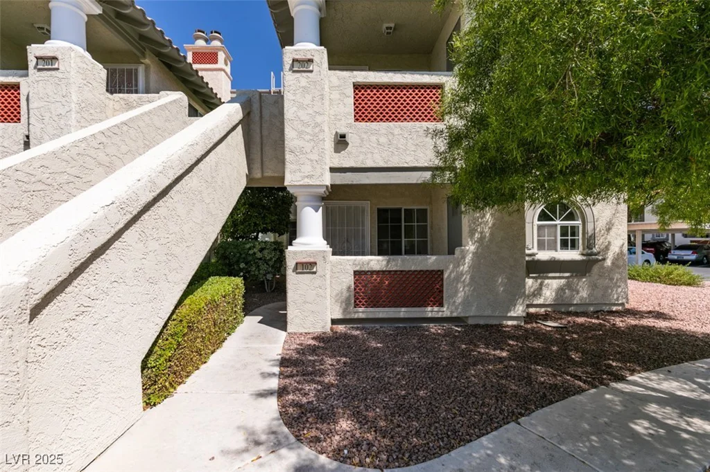 6808 Elm Creek, Las Vegas, NV 89108