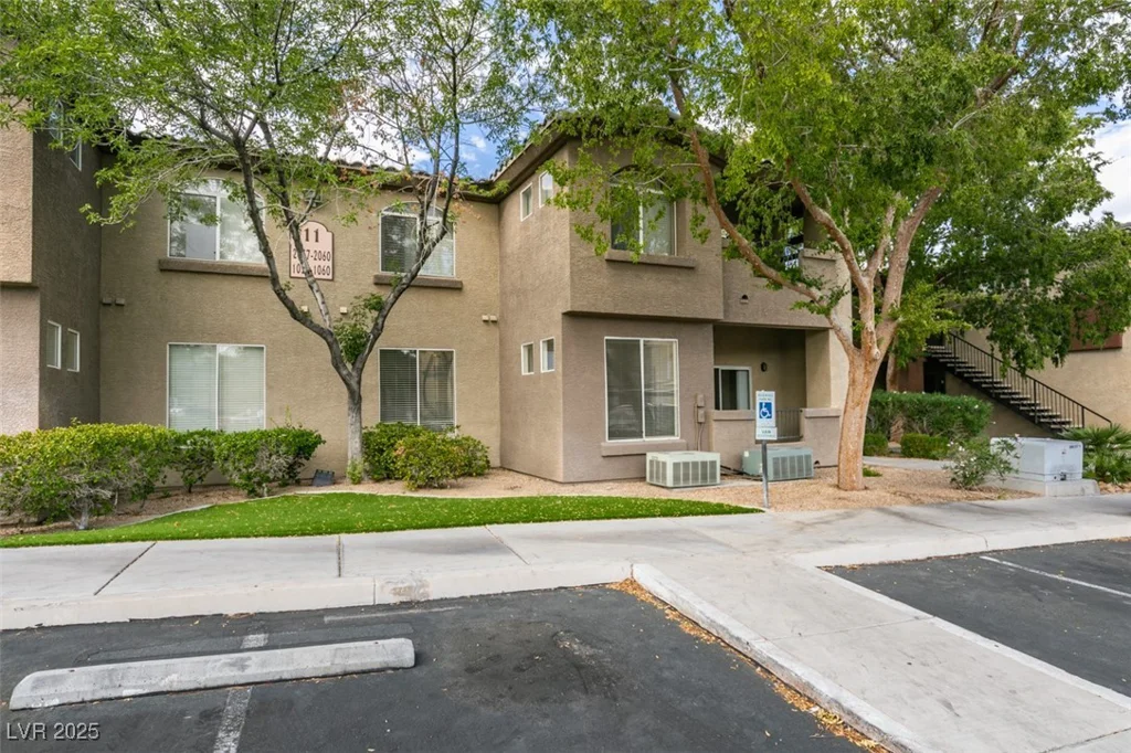 4400 Jones, Las Vegas, NV 89103