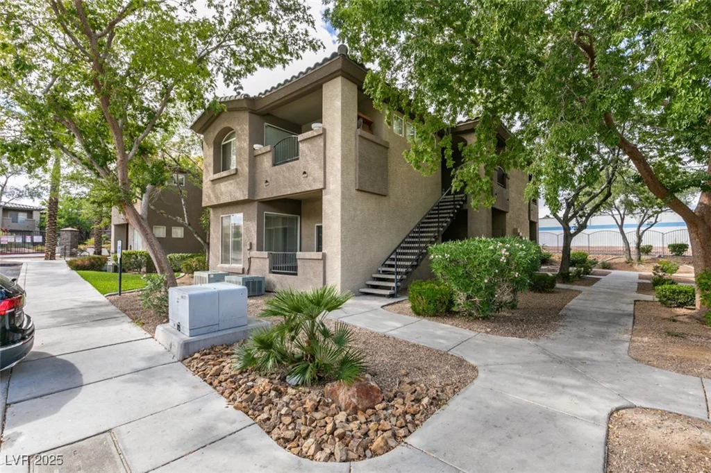 4400 Jones, Las Vegas, NV 89103