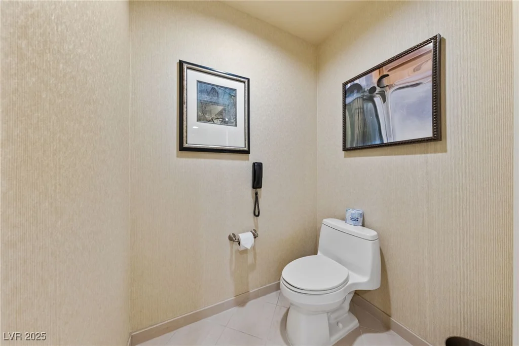 145 Harmon, Las Vegas, NV 89109