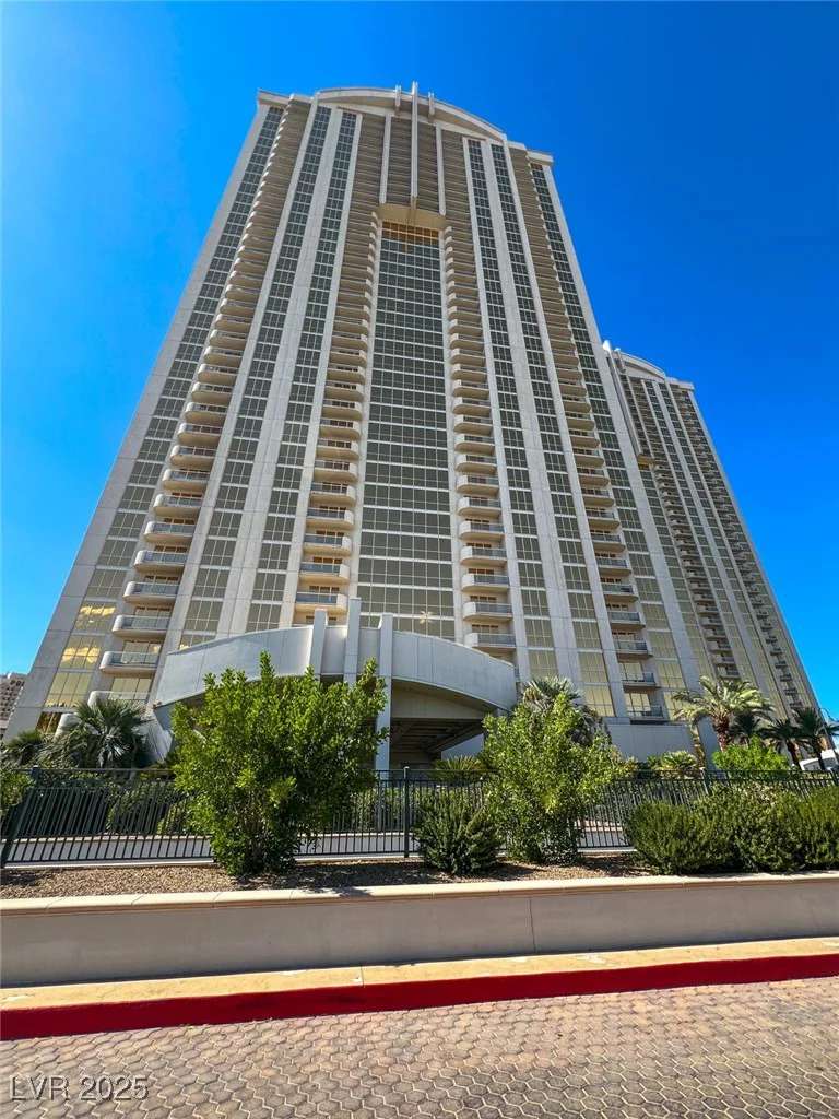 145 Harmon, Las Vegas, NV 89109