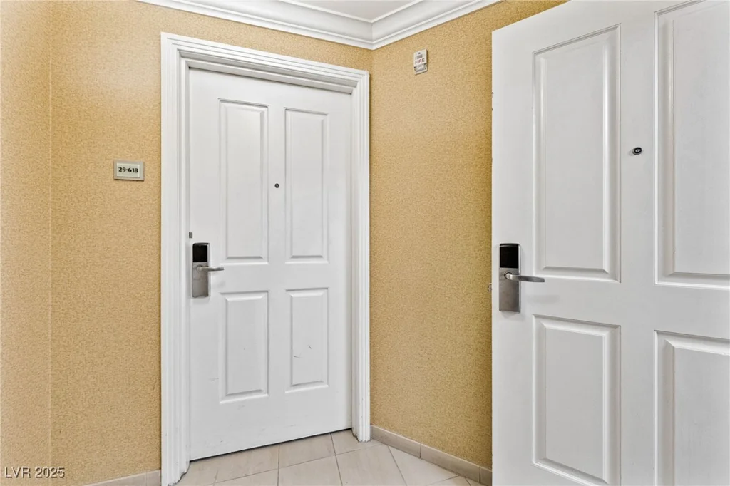 145 Harmon, Las Vegas, NV 89109