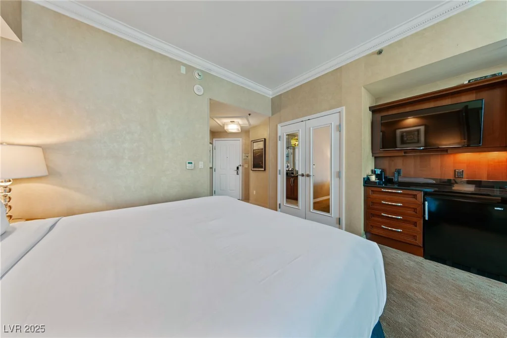 145 Harmon, Las Vegas, NV 89109